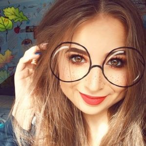 Meet your Posher, Ilana